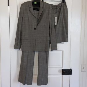 Elie Tahari, Women’s 3 Piece, Black, White & Aqua Plaid Suit, Size 14